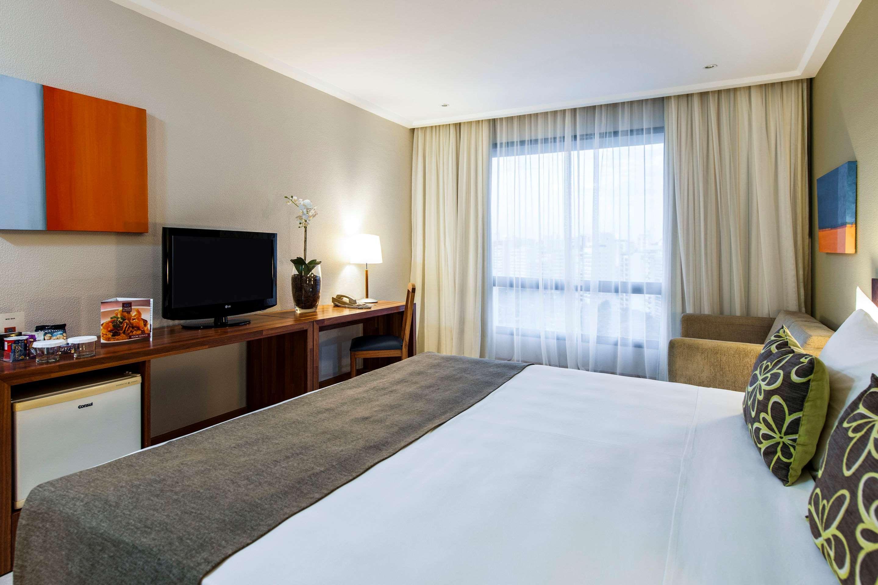 Comfort Suites Віторія Екстер'єр фото