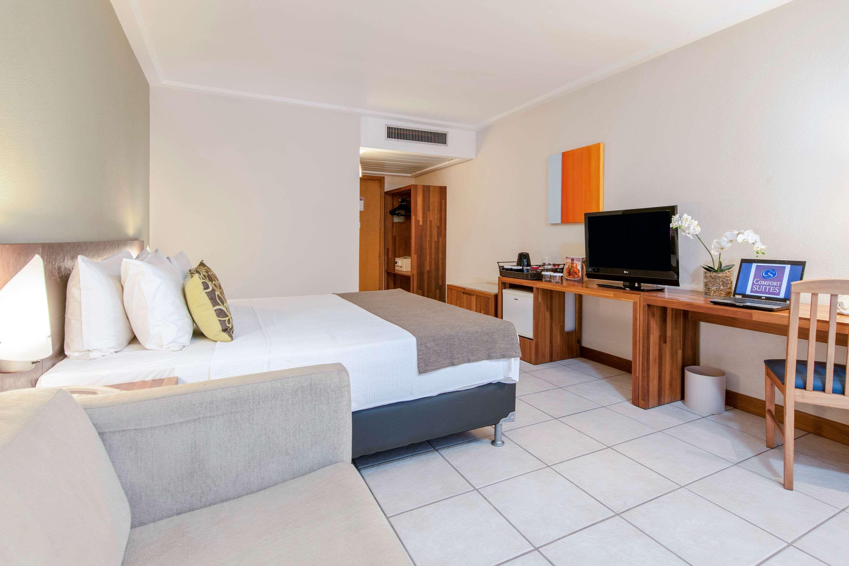 Comfort Suites Віторія Екстер'єр фото