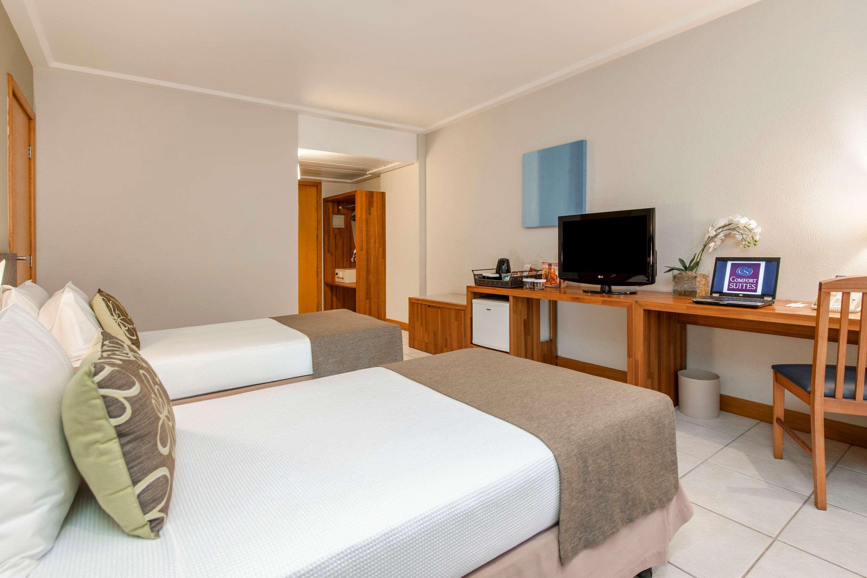 Comfort Suites Віторія Екстер'єр фото