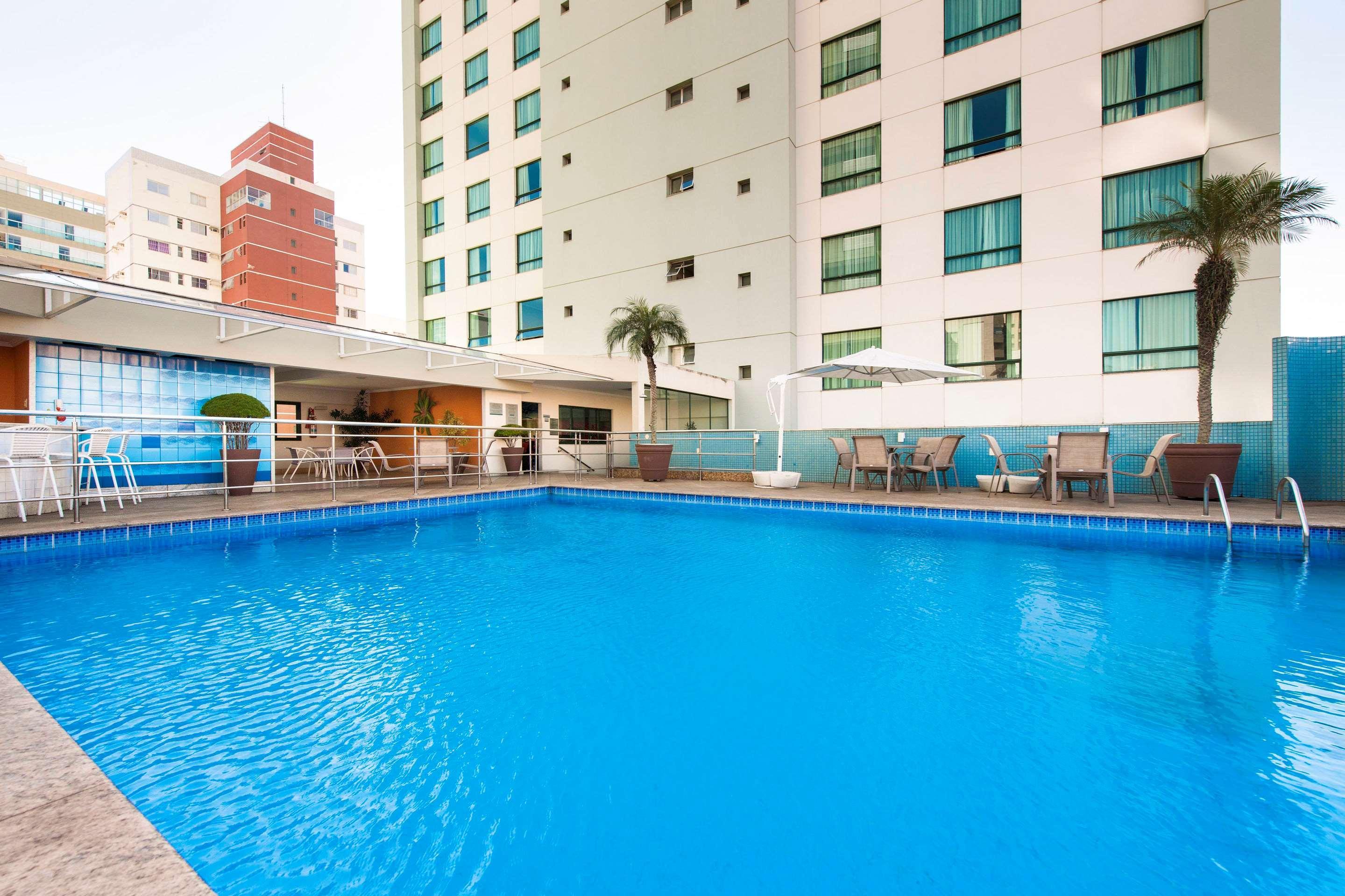 Comfort Suites Віторія Екстер'єр фото