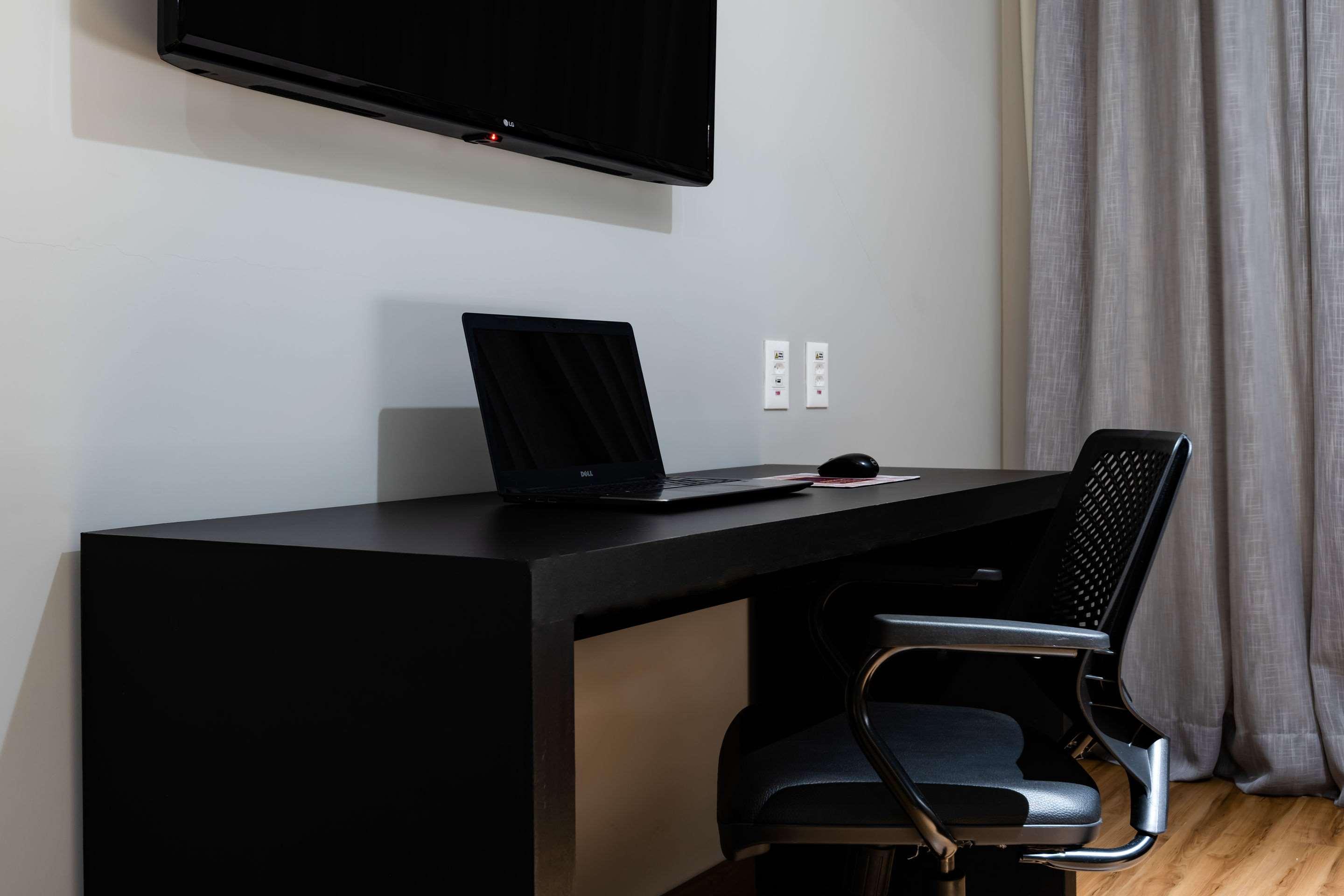 Comfort Suites Віторія Екстер'єр фото