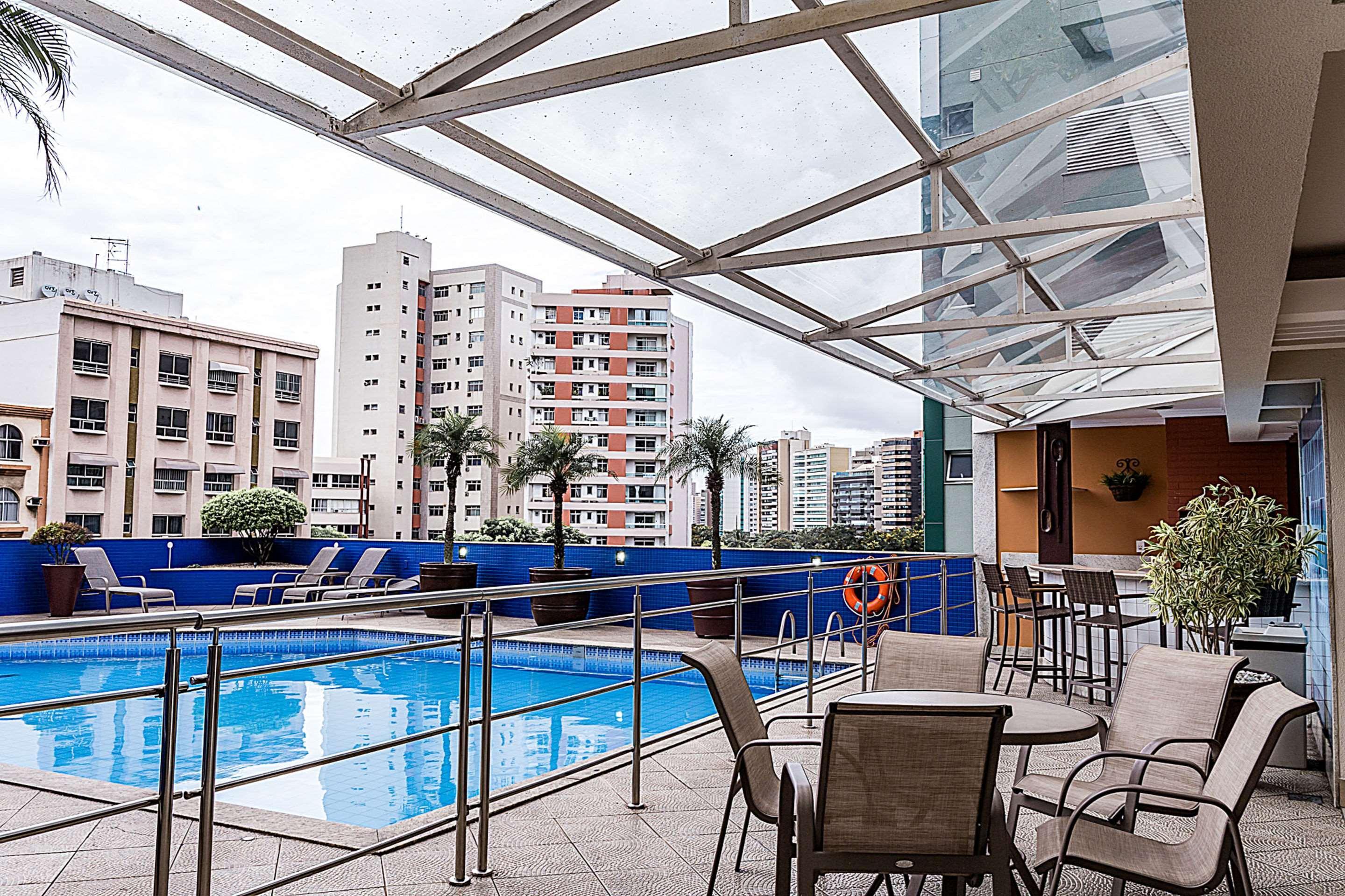 Comfort Suites Віторія Екстер'єр фото